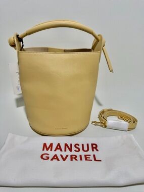 Mansur Gavriel
MINI FORTUNA BUCKET